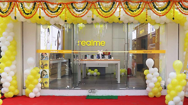 Realme-100th-Exclusive-Stores
